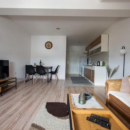 Apartman Luca リヴノ エクステリア 写真