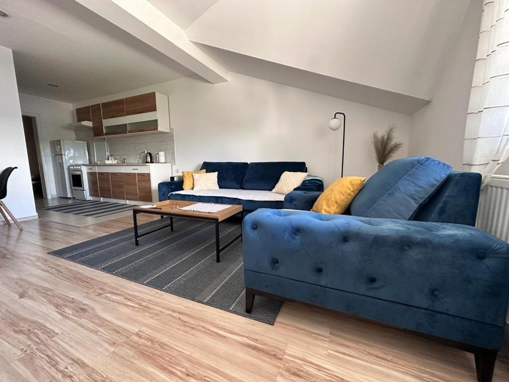 Apartman Luca リヴノ エクステリア 写真